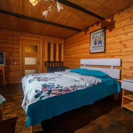 дерев*яна хата *