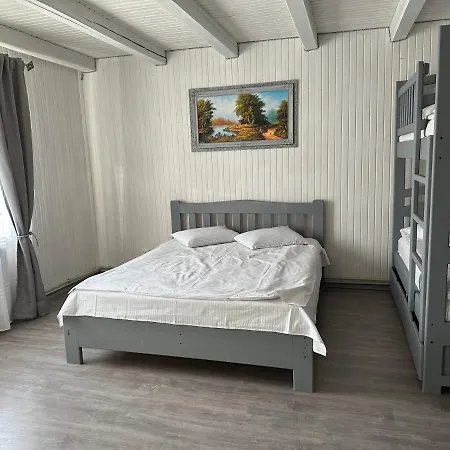 дерев*яна хата בית נופש