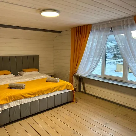 Holiday home дерев*яна хата *