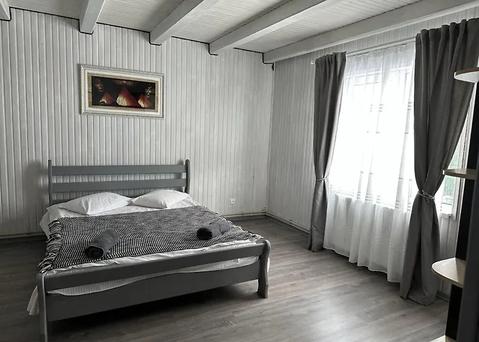 дерев*яна хата 度假居 韦尔霍维纳