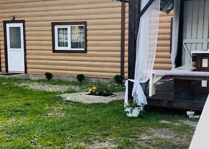 дерев*яна хата 度假居 *